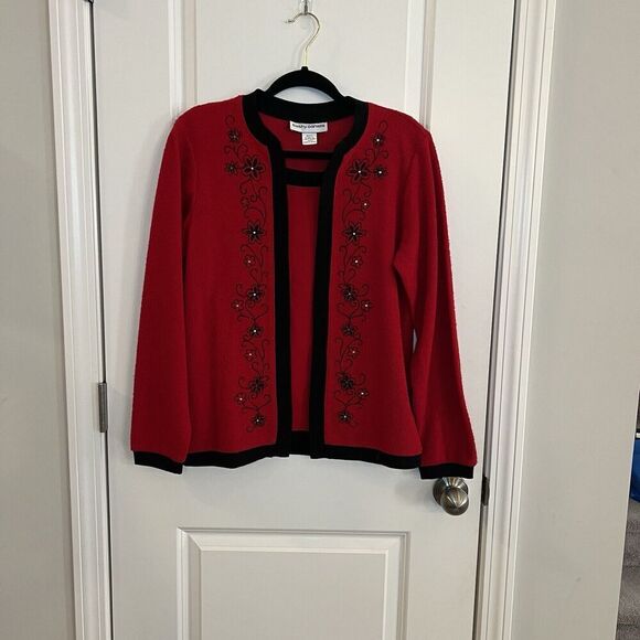 Cathy Daniels Tops - Vintage‎ Cathy Daniel’s Women’s Tops Small Textured Embroidered